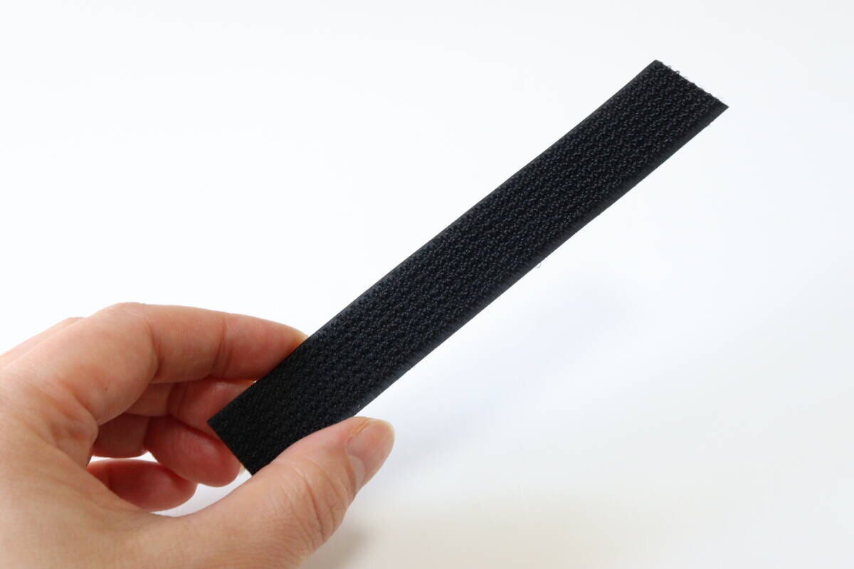 ダイソーのフリーマジック（黒、熱に強い粘着、25mm×15cm）のビジュアル