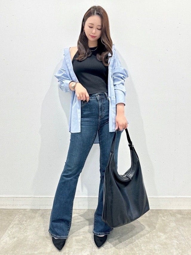 大きめサイズでもスリムで持ち運びやすいのが◎　出典：StyleHint