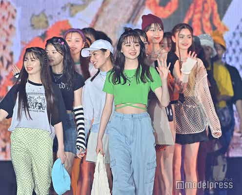 「Seventeen」モデル21人豪華集結 “Y2K”ファッションでステージ彩る<GirlsAward 2022 S/S>