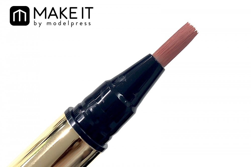 輪郭をきちんととれる平筆型 (C)メイクイット