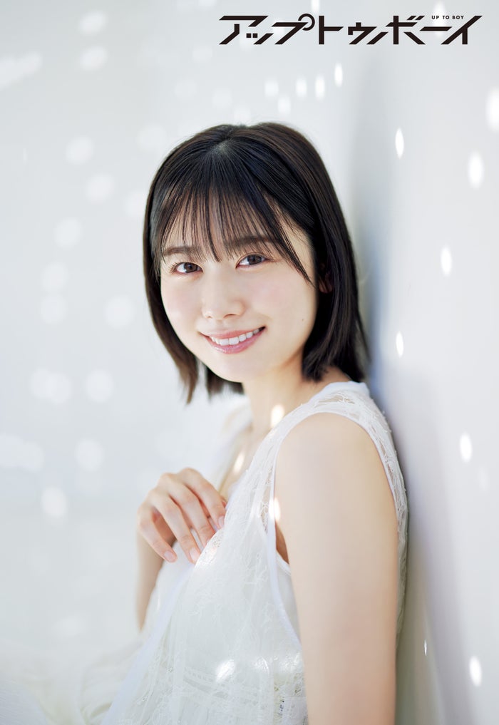 日向坂46丹生明里、ノースリーブ姿で透明素肌披露 “心機一転“ボブにした理由も明かす「休業期間中に…」