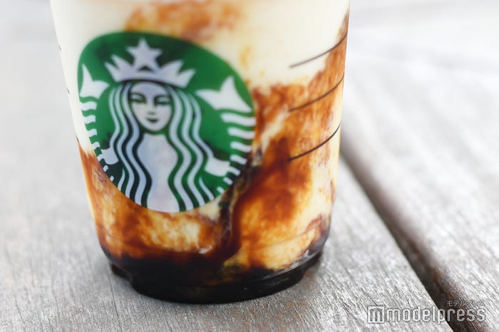 ほろ苦いカラメルソースが絡み合う (C)モデルプレス