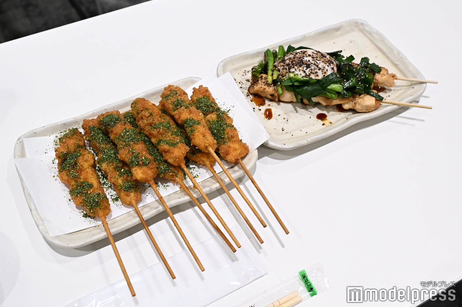 焼鳥屋「鳥貴族」コラボ企画メニュー試食会／串ナゲットグリーン、ニラ玉グリーン（C）モデルプレス