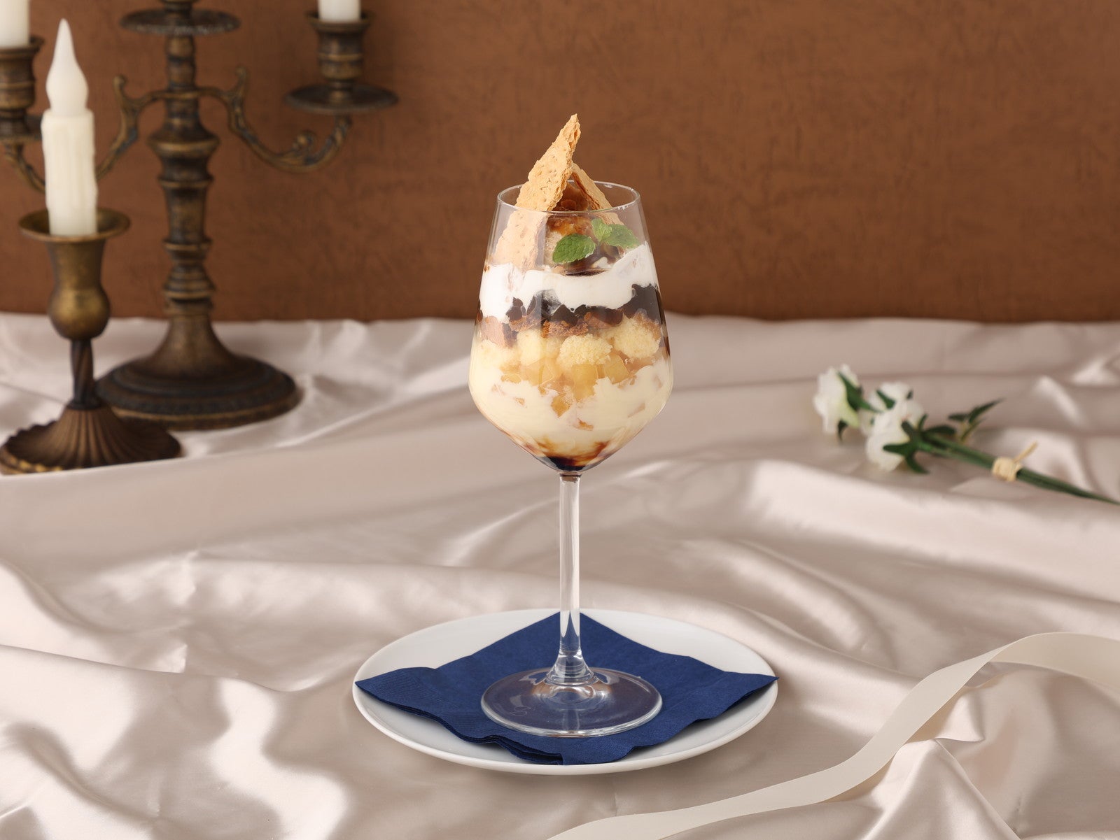 Caramel Parfait　税込1,790円（C）HYBE LABELS JAPAN & HYBE． All Rights Reserved．