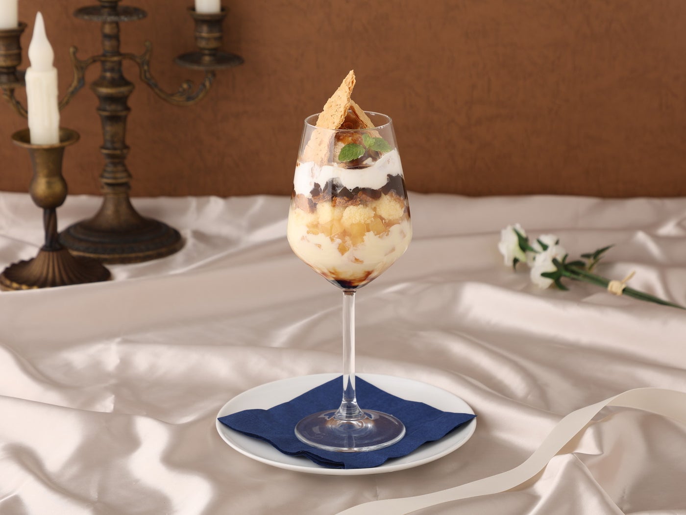 Caramel Parfait 税込1,790円(C)HYBE LABELS JAPAN & HYBE. All Rights Reserved.
