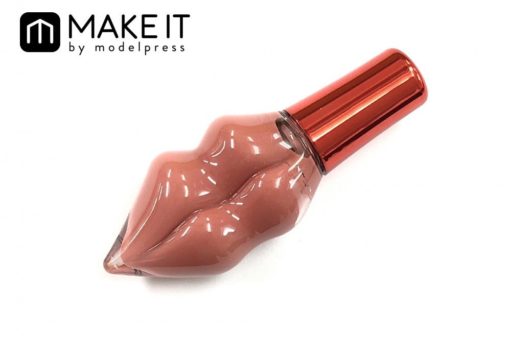 プランプピンク／メルティー リップセラム／207 イノセントベージュ／1,300円（税抜） (C)メイクイット