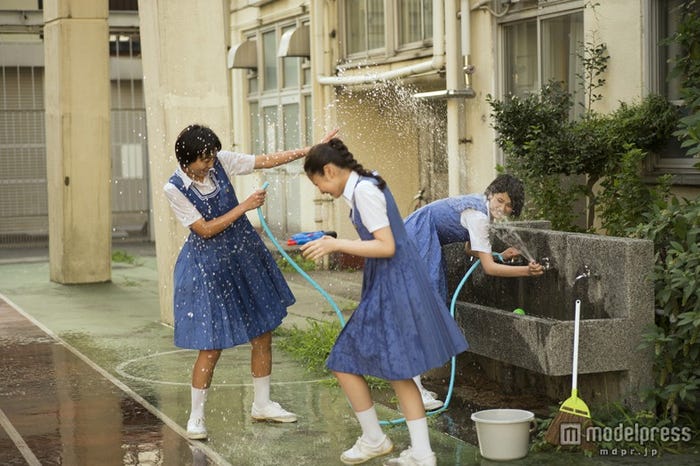 「第7回東宝シンデレラ」受賞者による写真集「Afterschool コバルトデイジー」