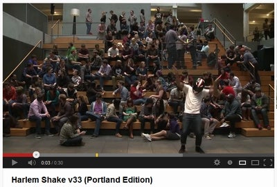 「江南スタイル」に続く一大ブーム発生　モデルも挑戦の「ハーレムシェイク」とは？