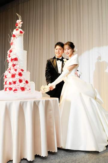 橋之助と挙式の能條愛未 花嫁ドレスは義母・三田寛子と同じヘップバーンドレス「私が着たいと」 婚約会見の着物に続き