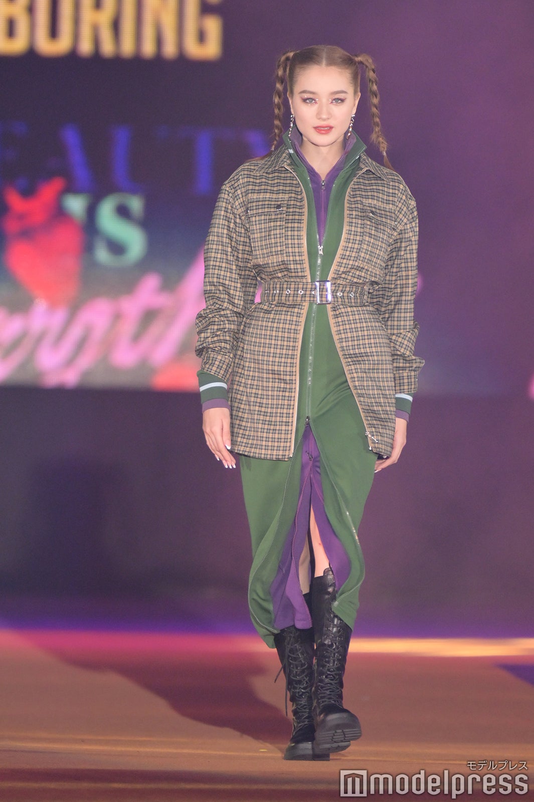 （C）モデルプレス