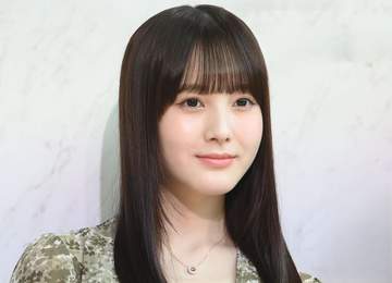 本田紗来「メガネ似合いすぎ」「知的な女性」 雰囲気ガラリ！カメラ目線バッチリの最新姿披露