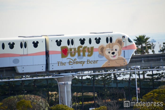 ダッフィー“ふわもこ”車内に胸キュンモノレール初登場(C)Disney/(C)モデルプレス