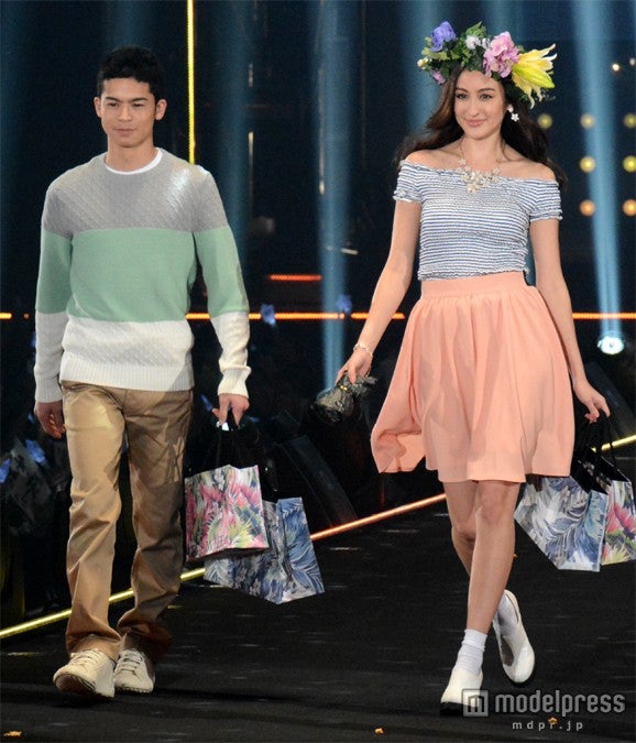 （左から）菅谷哲也、オードリー亜谷香