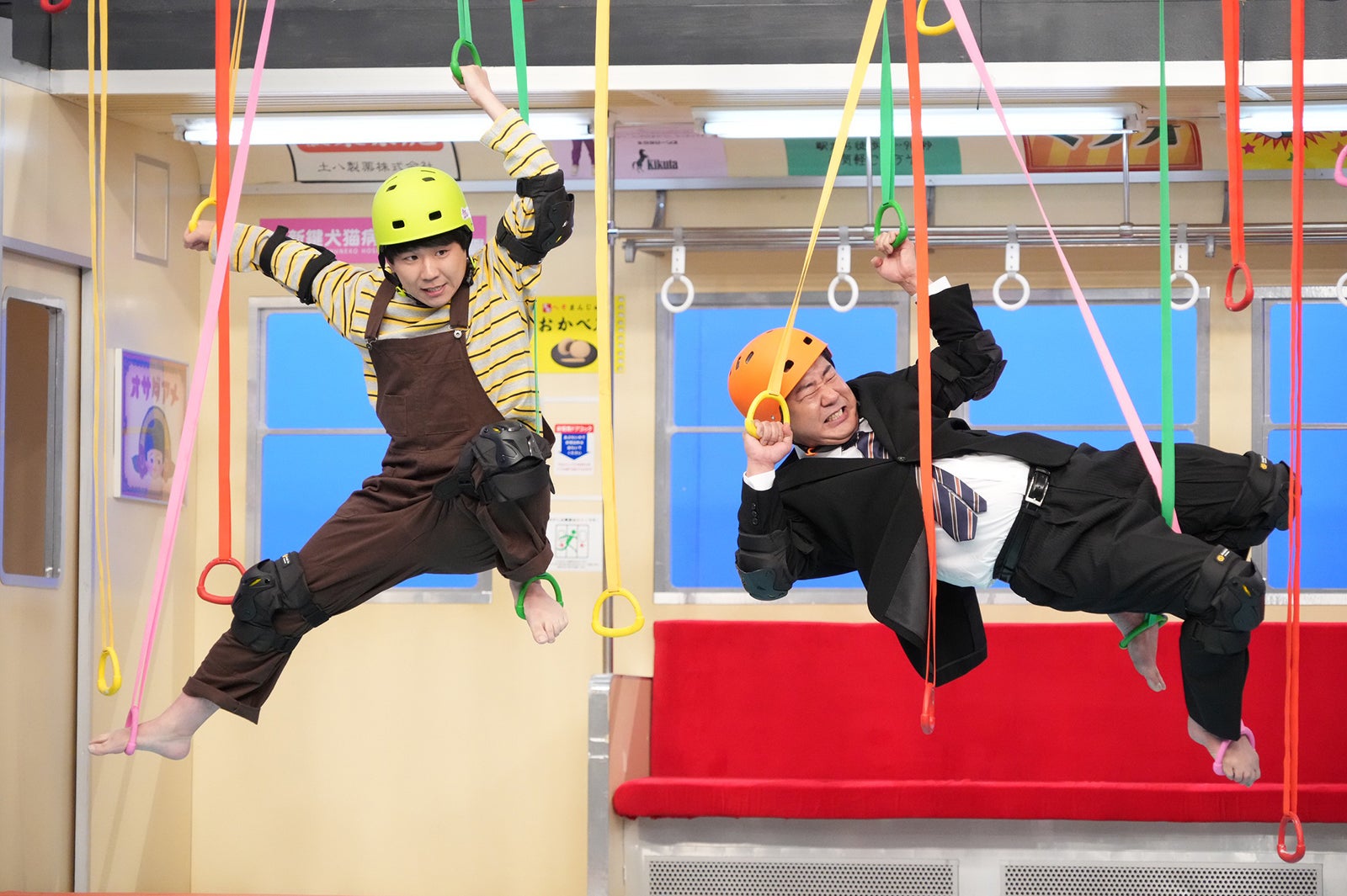 「ぶら～り途中下車しない旅」（左から）秋山寛貴、渡辺隆（C）フジテレビ