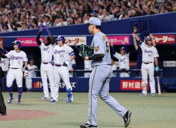 阪神 中日に今季初連敗 森下＆前川＆佐藤輝ソロ3発も4カードぶり負け越し 7失点の投手陣が誤算 「こどもの日」10連勝はならずも首位キープ