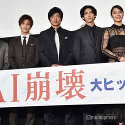 （左から）入江悠監督、岩田剛典、大沢たかお、賀来賢人、広瀬アリス（C）モデルプレス