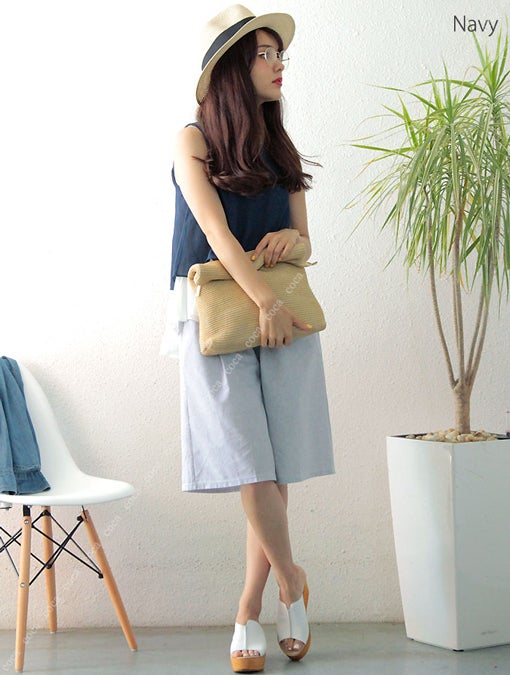 バイカラーシフォンプリーツトップス「coca」2,490円(税込)