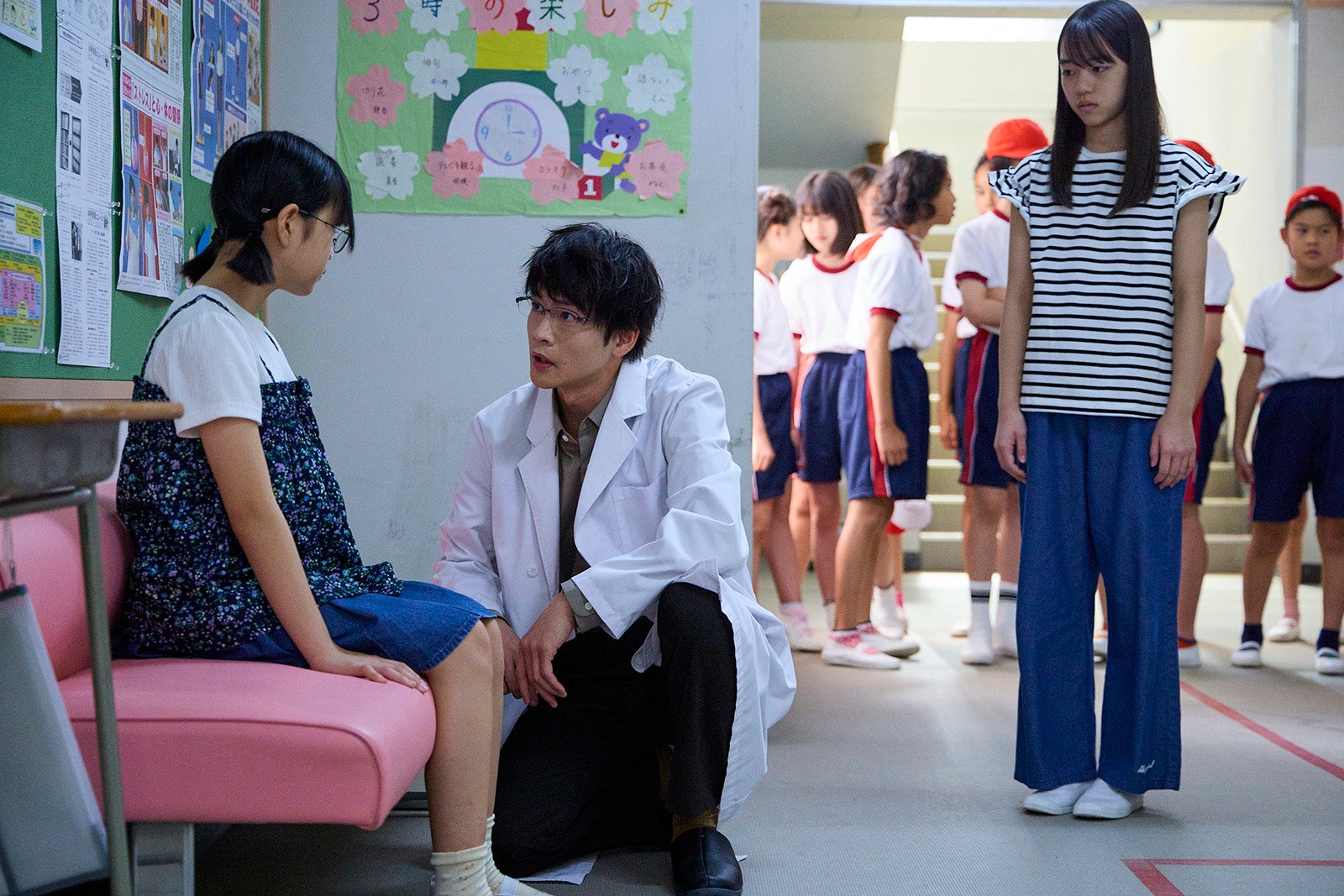 中村たんぽぽ、松下洸平、岡本望来「放課後カルテ」第2話（C）日本テレビ