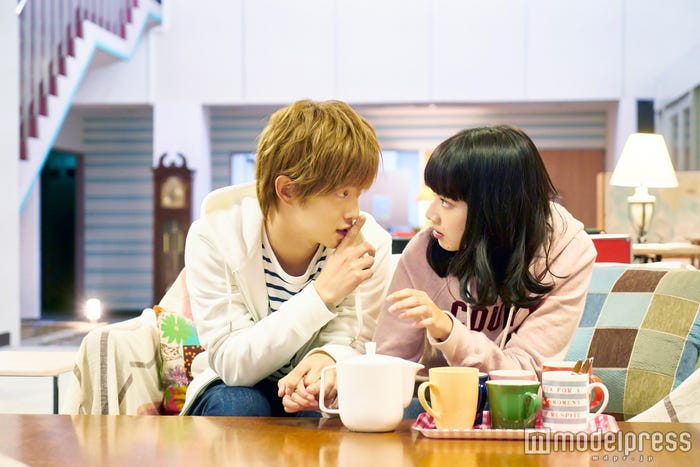 千葉雄大、小松菜奈(C)「黒崎くんの言いなりになんてならない」製作委員会