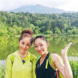 利尻島と礼文島を旅する(左から)熊切あさ美、安藤美姫/画像提供:テレビ東京【モデルプレス】