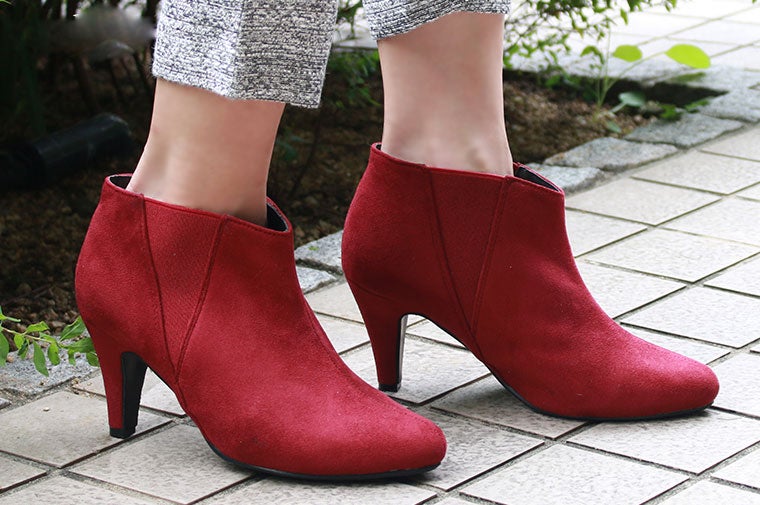 アーモンドトゥサイドゴア美脚ショートブーツ「salus」2,690円（税込）／画像提供：salus