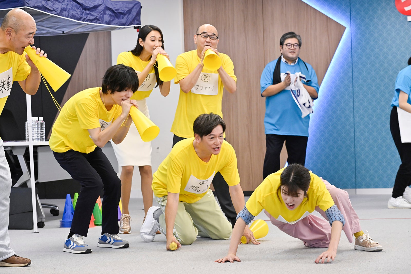 高橋克実、塩野瑛久、菜々緒、さとうほなみ、鈴木理学、井浦新、さとうほなみ「無能の鷹」第4話（C）テレビ朝日