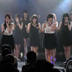 「鳥は青い空の涯を知らない」(C)AKS