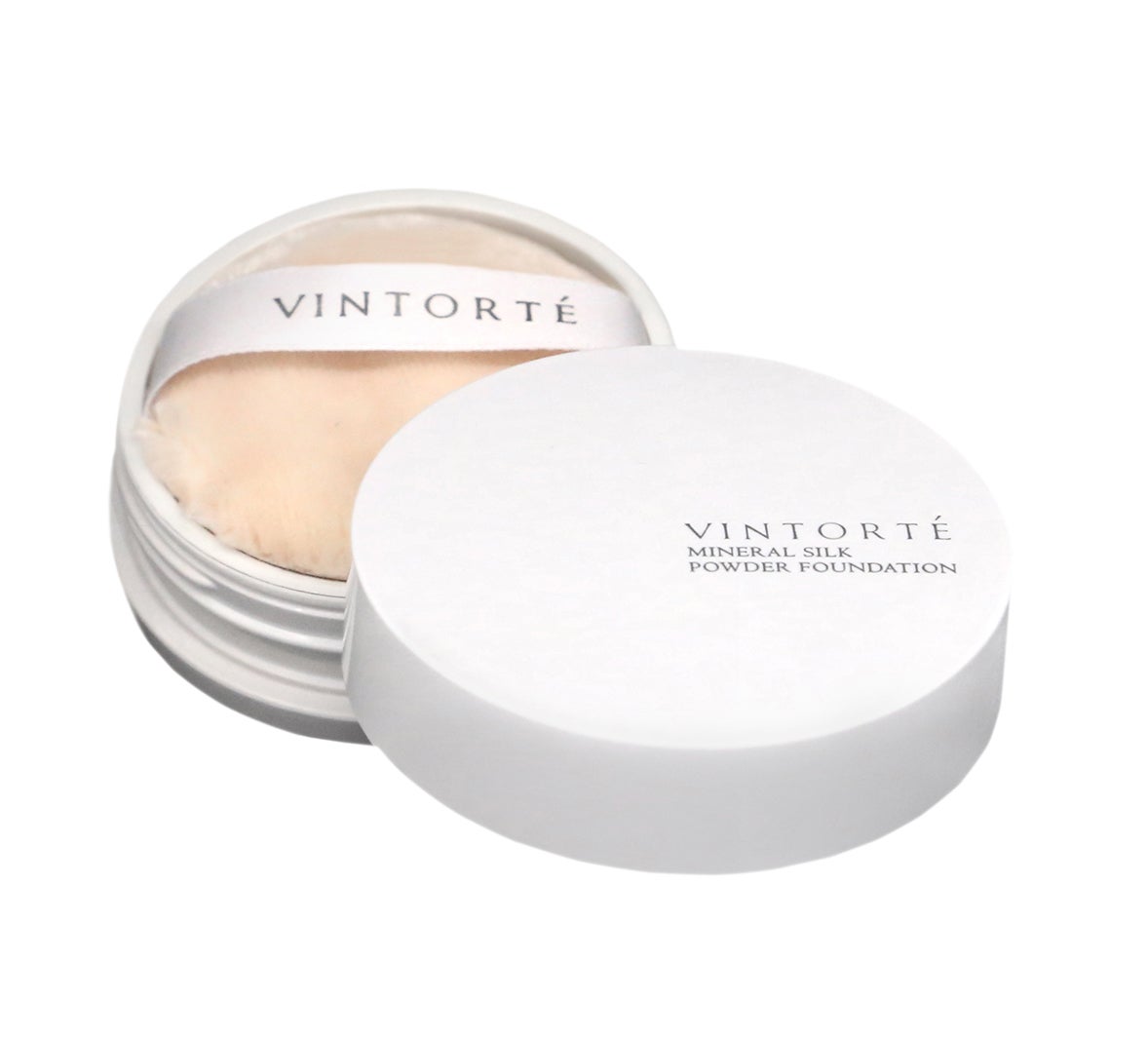 「JNOCAナチュラル」認定アイテムである「VINTORTE（ヴァントルテ） ミネラルシルクファンデーション」（提供画像）