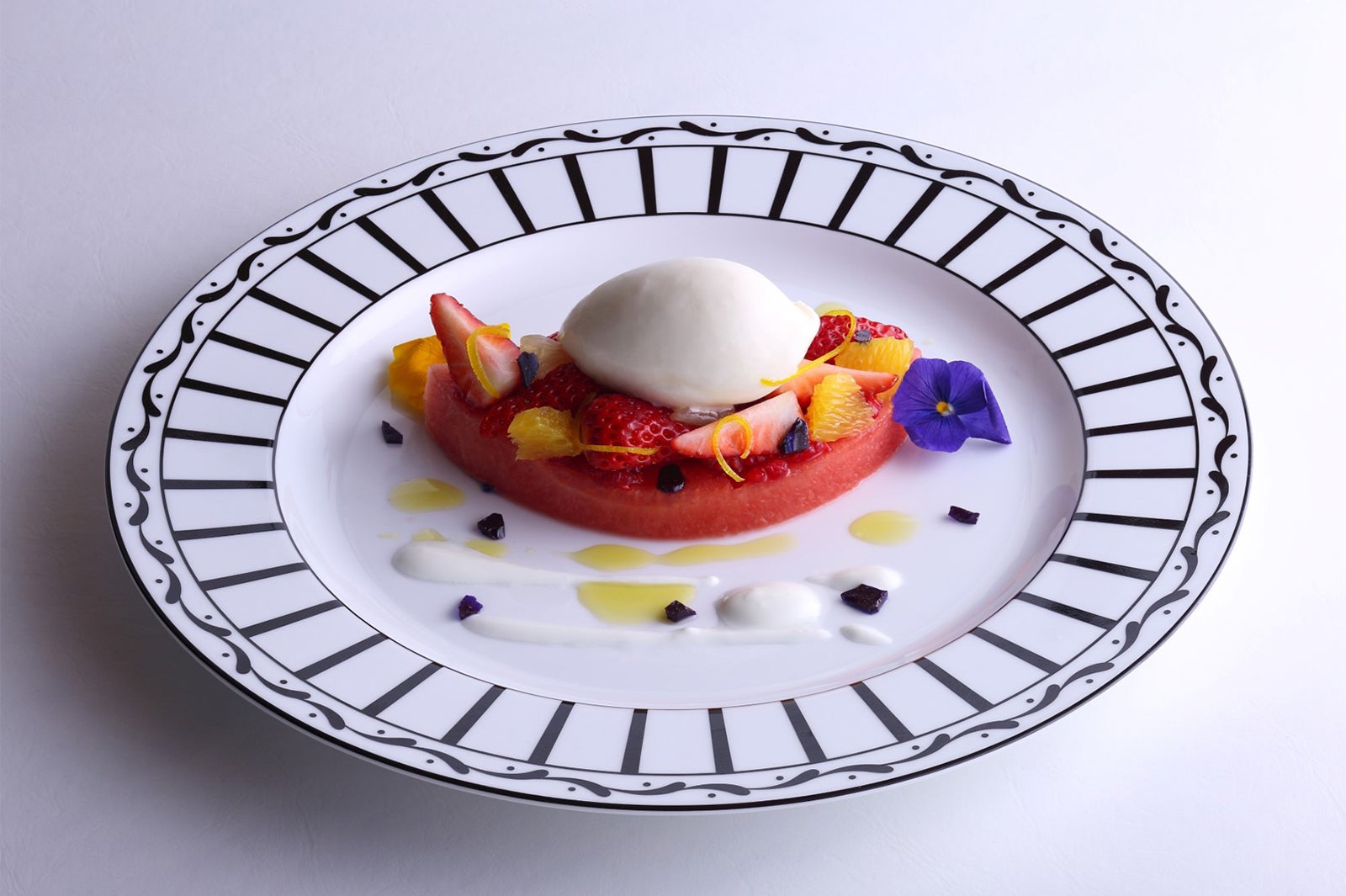 カフェ ディオールバイ ピエール エルメ（C）Ano