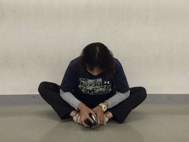 骨盤と股関節周辺部のストレッチを行うことで下肢への血行を改善する