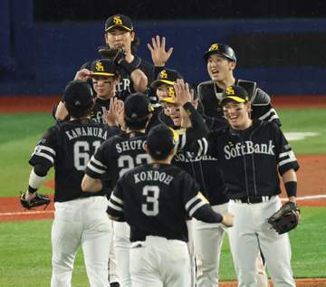 「歴史は繰り返されるのか」DeNAvsソフトバンク 2年前の日本シリーズと同じ展開 レギュラーシーズンの勝敗まで24年と一緒…「偶然でも怖い」