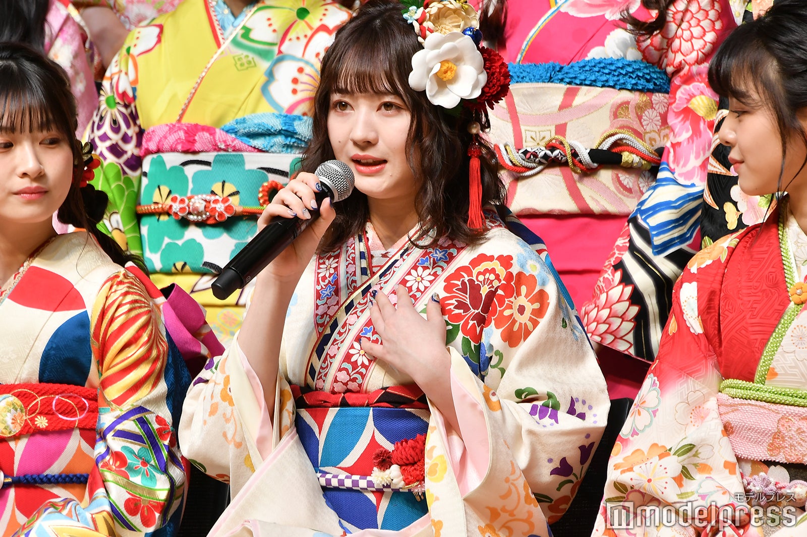 AKB48グループ42人成人で艶やか晴れ着姿 NGT48本間日陽＆AKB48大