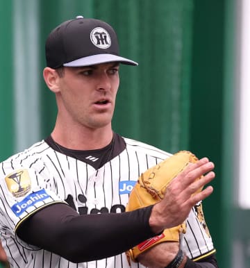 阪神 新外国人のラグズデールが150キロ超連発！落差の大きいカーブで空振り奪う場面も 今キャンプ初のライブBP