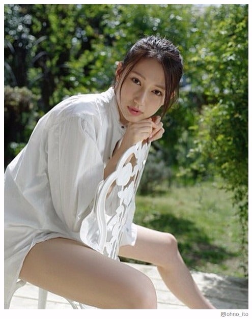 大野いと、際どい美脚ショット「シャツ一枚だけ！？」「朝から刺激強い」