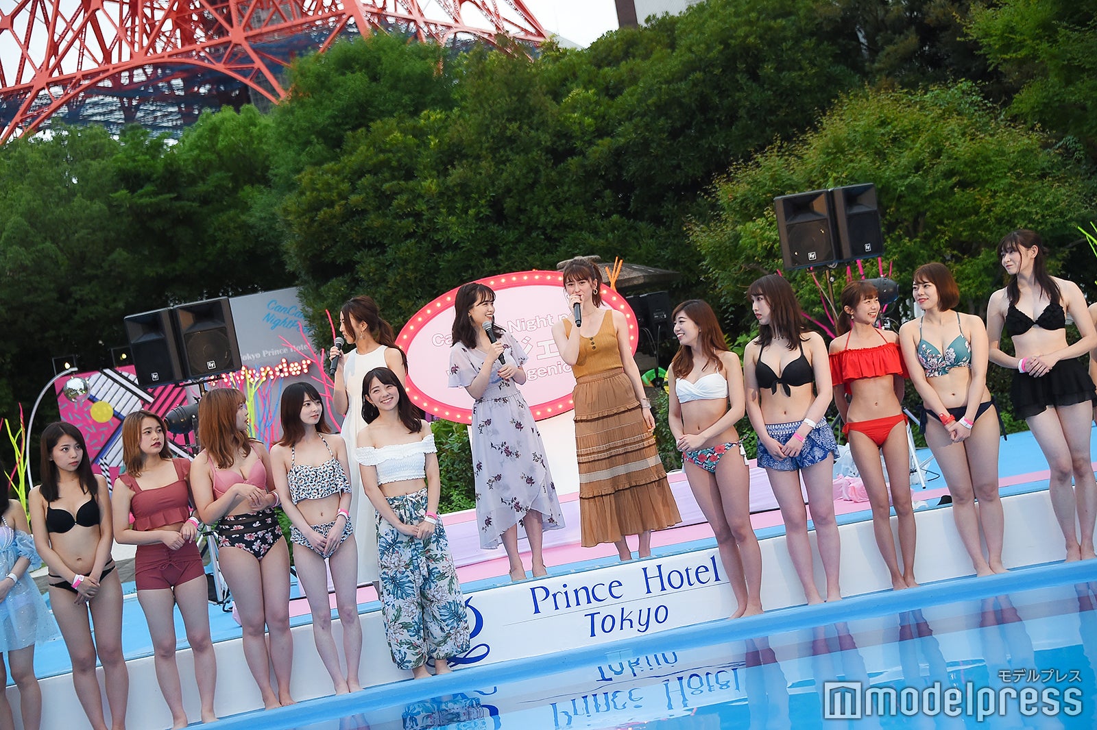 プール開きの様子 （C）モデルプレス