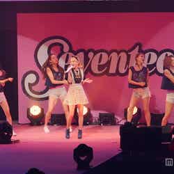 「Seventeen 夏の学園祭2013」でライブパフォーマンスを行った西野カナ