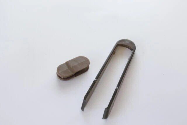 ダイソーのフェイスマスク用トング