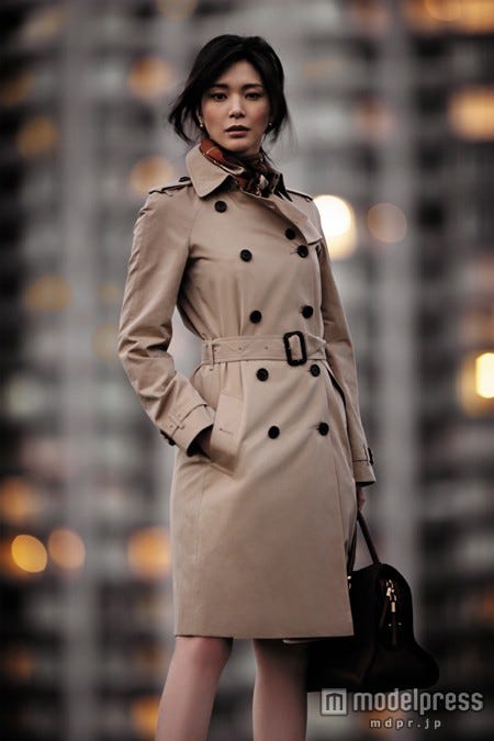 知花くらら 撮影/中川真人(aosora) 画像提供:小学館