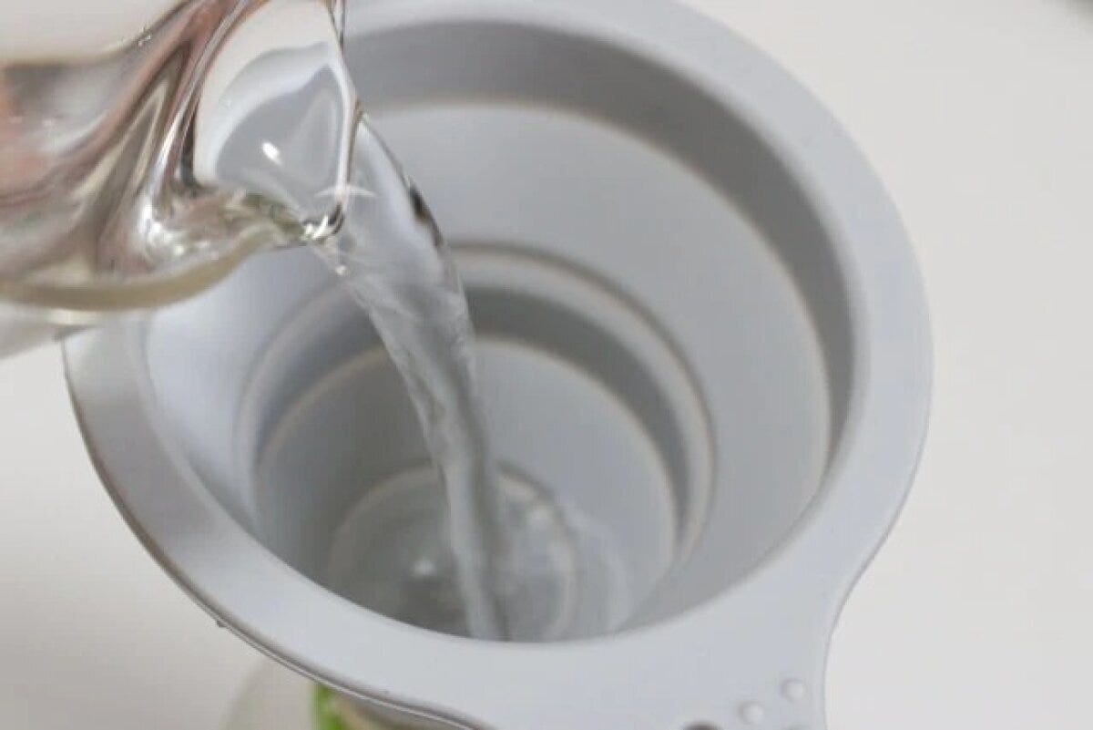 ダイソー　シリコーン折りたたみジョウゴ　使用例