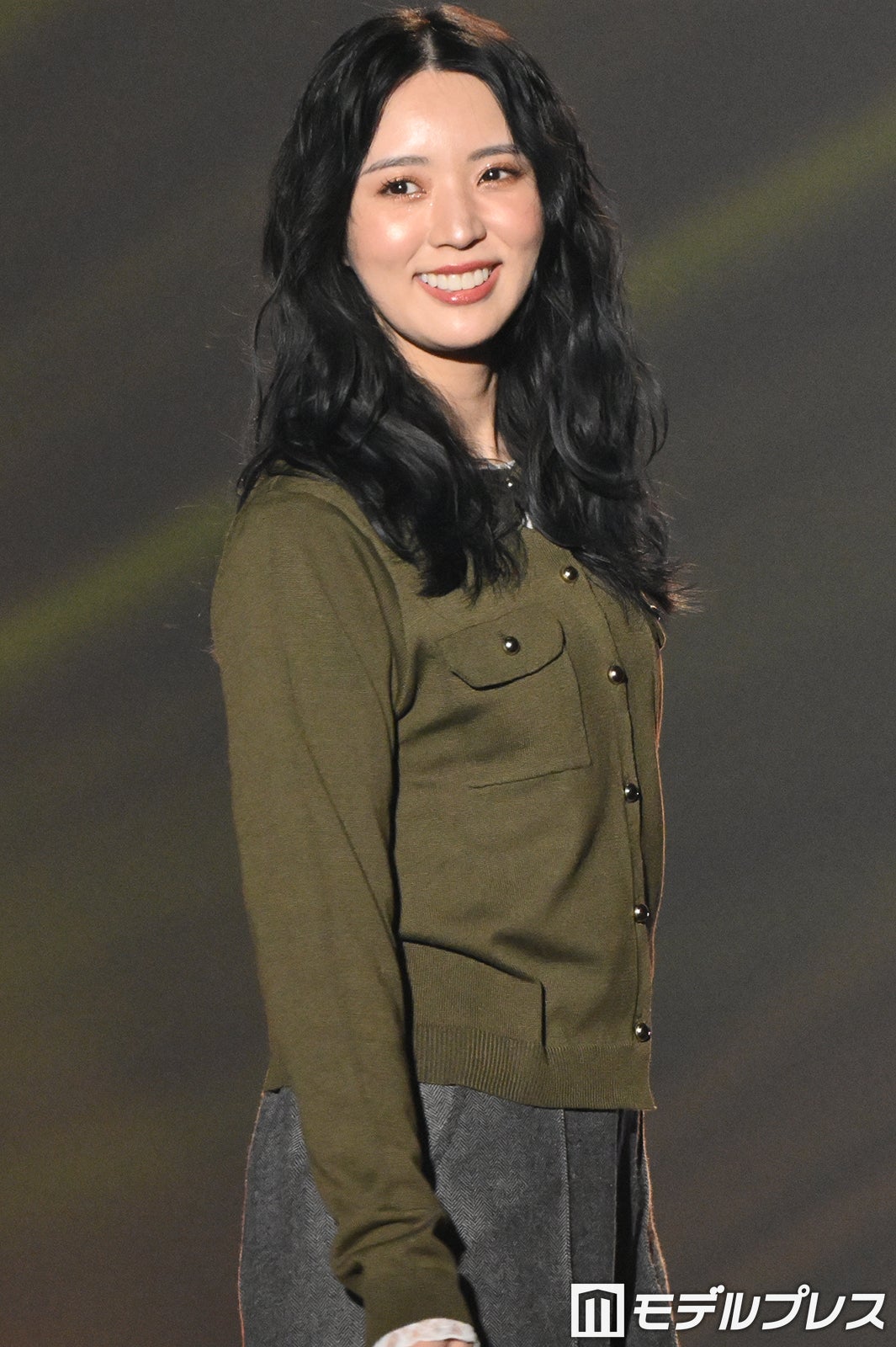小林由依、美脚披露「綺麗で理想」「かわいすぎる」と反響【TGC松山2026】