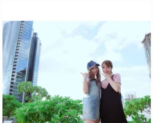 住谷杏奈&武藤静香、ハワイでの家族ショット公開 美ボディ際立つ水着姿にも反響