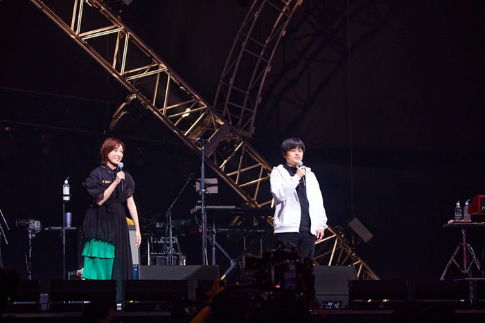 市來玲奈、バカリズム/PHOTO:山内洋枝