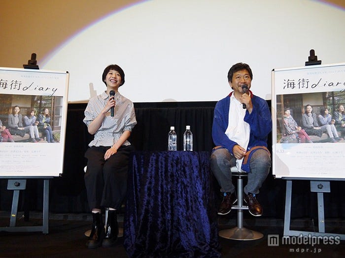 映画『海街diary』ティーチインイベントの様子/(左から)夏帆、是枝裕和監督