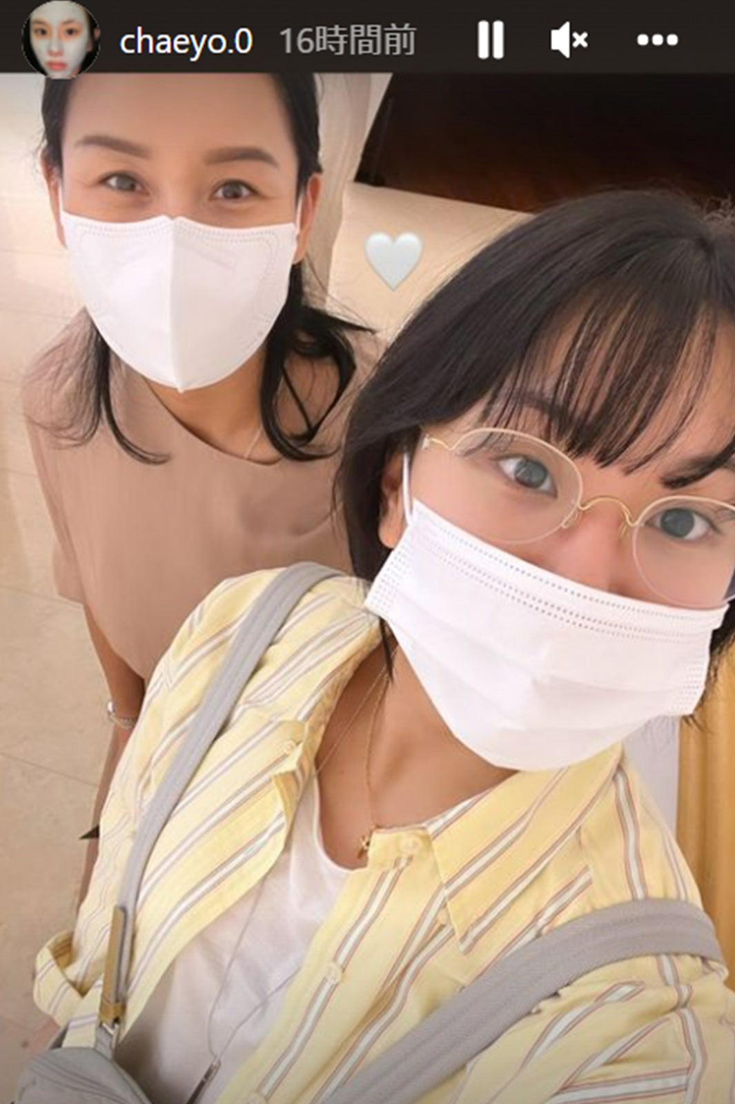 TWICEチェヨン、美人母と2ショット公開に反響「親子揃って美しい」「めっちゃそっくり」