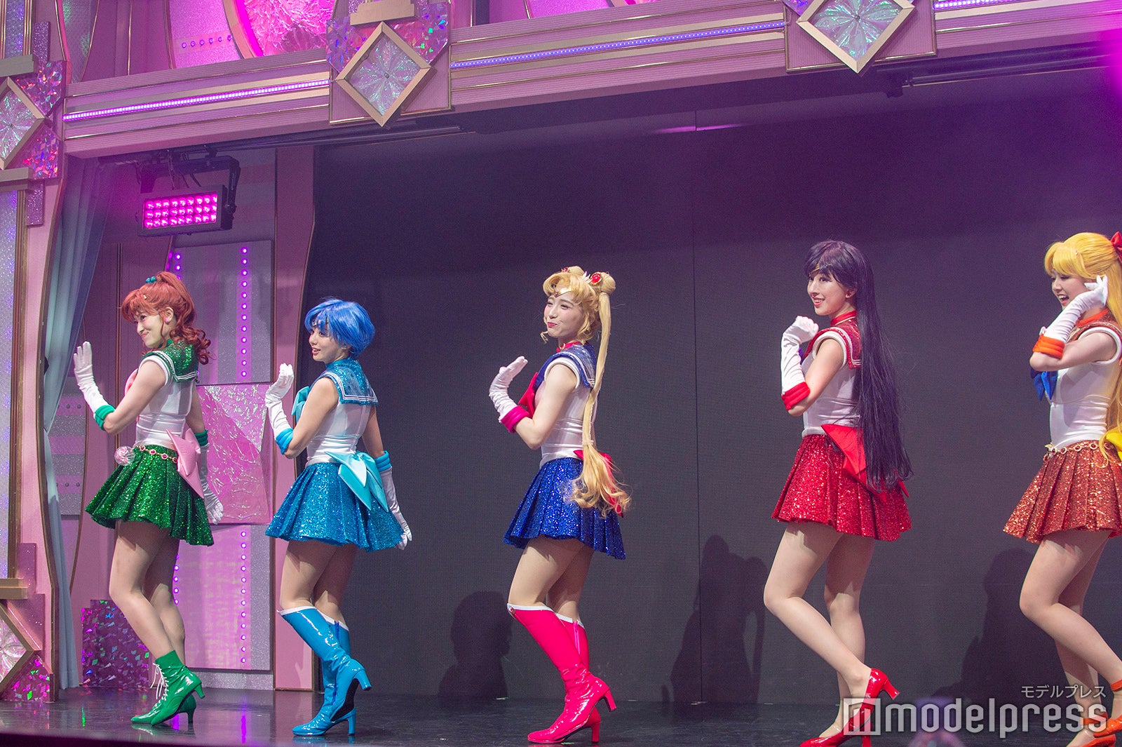ショーの様子（C）モデルプレス