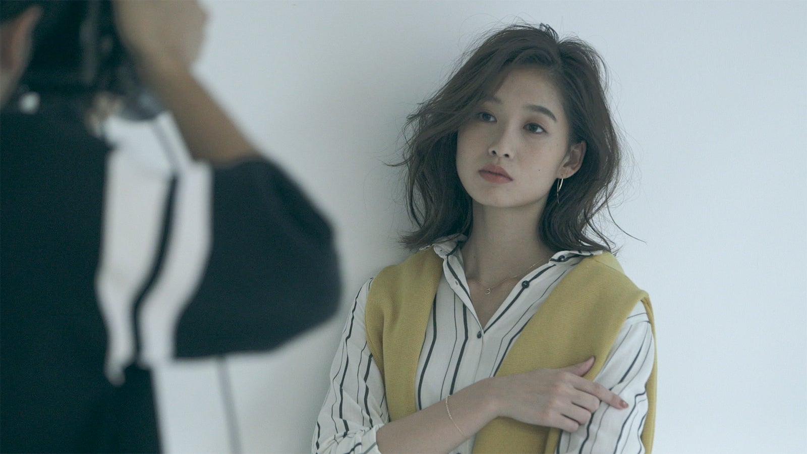 雑誌撮影をするりさこ「TERRACE HOUSE OPENING NEW DOORS」44th WEEK（C）フジテレビ／イースト・エンタテインメント