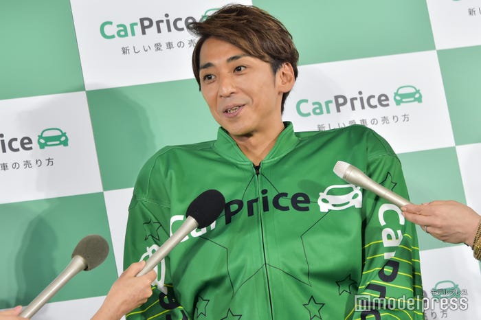 囲み取材に応じる森且行(C)モデルプレス