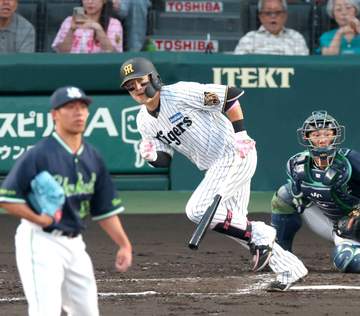 阪神・浜田 移籍後初スタメンで初安打「食らい付いた」開幕1軍も6三振2軍落ち 9打席目で待望「一本出たので、次に」
