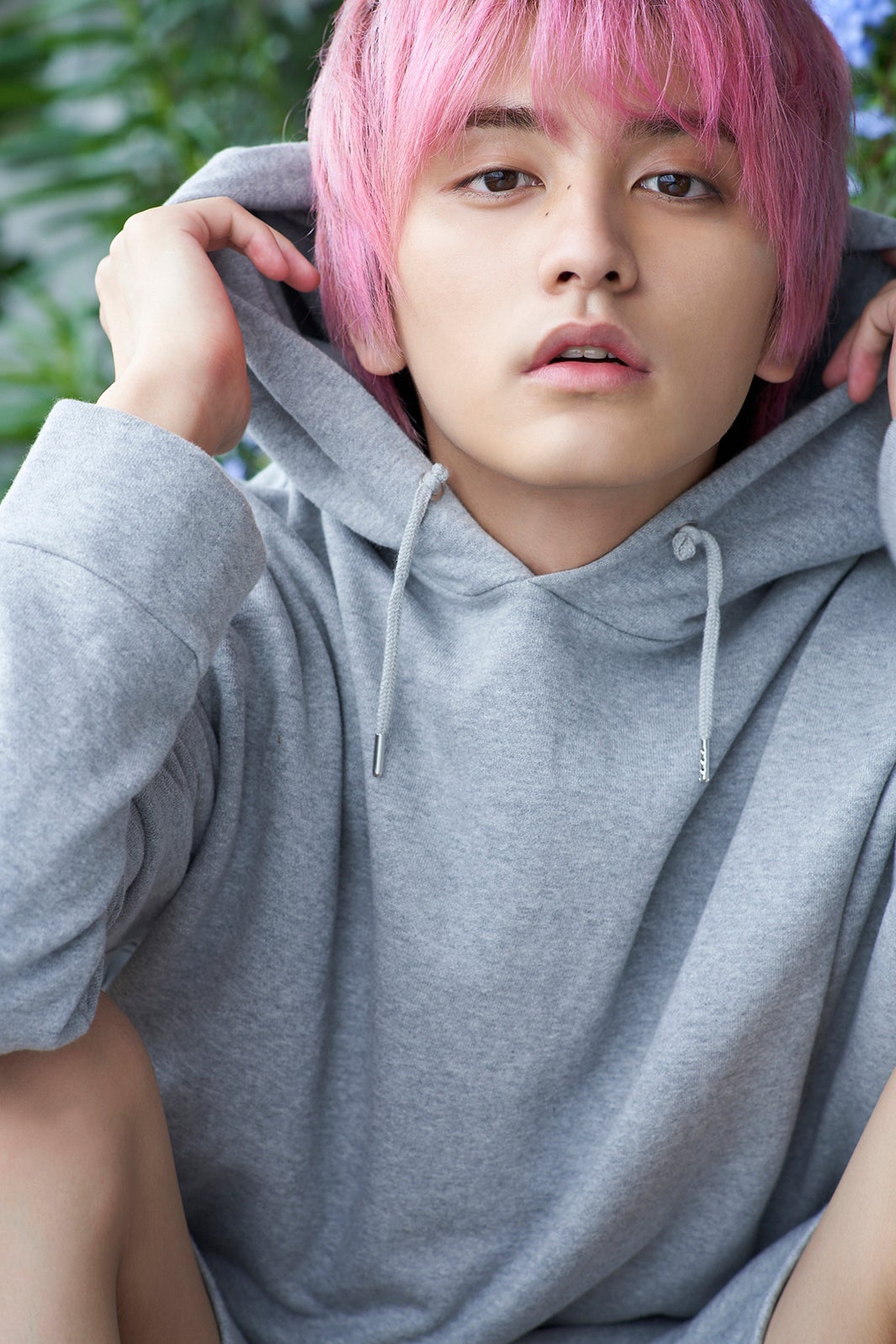 瀬戸利樹、ピンク髪でカレンダー2020を発表