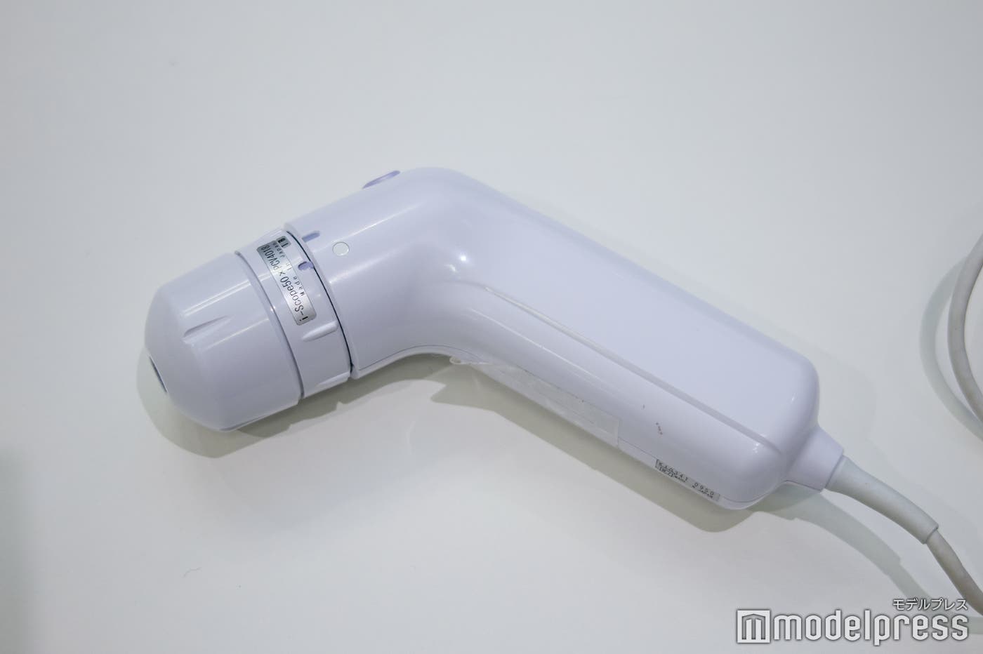 マイクロスコープ(C)モデルプレス